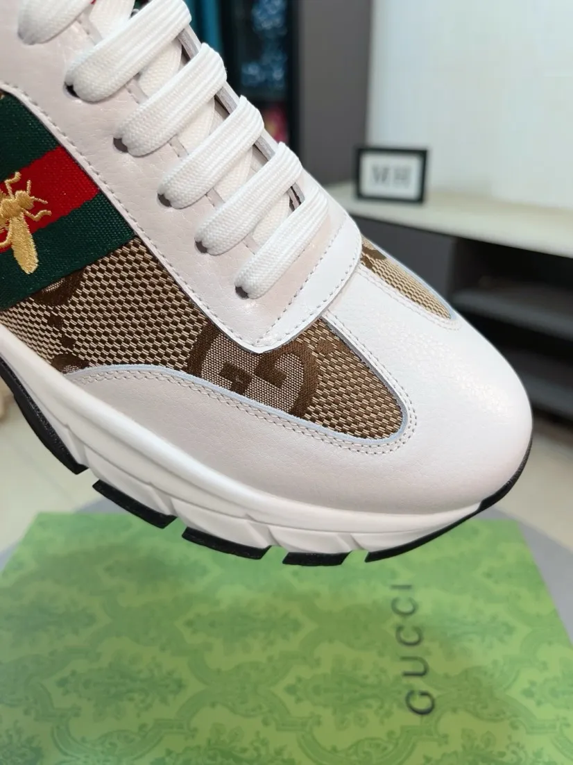 Men's shoes 💰440🌹🌹GUCCI [Gucci] New high-end brand of men's shoes, the latest fashionable casual men's shoes, trendy and versatile style, relaxed and sporty style, uppers imported from Italy, first-layer cowhide, genuine leather lining and ultra-fine workmanship. Original personalized fashionable rubber wear-resistant outsole, light and comfortable on the foot, size 38-44